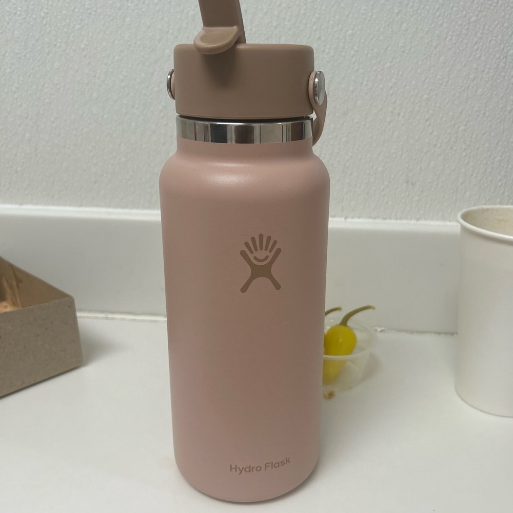Hydroflask Limited Edition WholeFoods Chesnut.